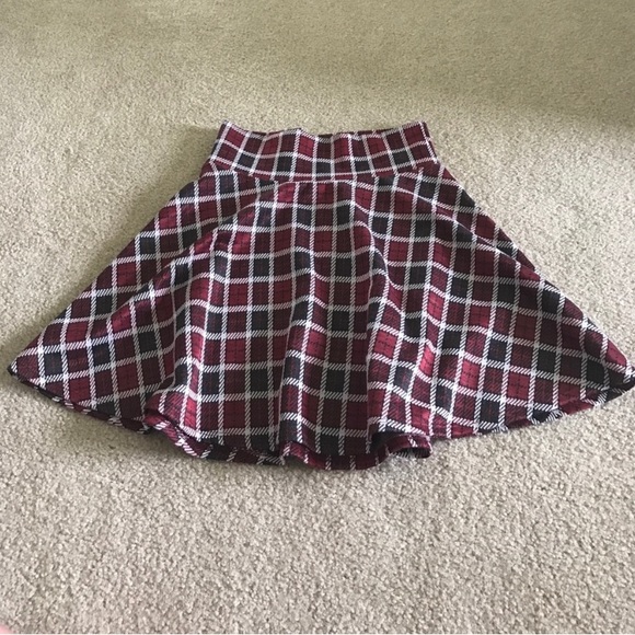❗️ 𝐅𝐈𝐍𝐀𝐋 𝐏𝐑𝐈𝐂𝐄 𝗗𝗢𝗡𝗔𝗧𝗜𝗡𝗚 𝟔/𝟭 Red & Blue Plaid skirt Medium - Picture 1 of 1